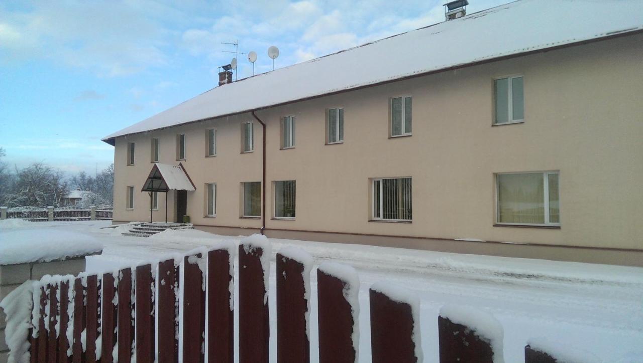 Klintis Hotel Jaungulbene Buitenkant foto